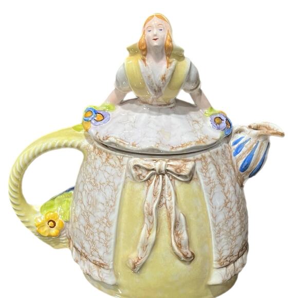 Antique / Vintage - Milk Maid Figural Teapot by Registered Royal Crown Germany - Picture 1 of 12